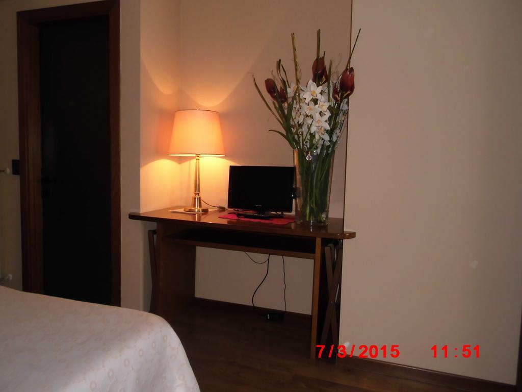 Albergo Ponte Vecchio Cernobbio Phòng bức ảnh